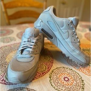 Men’s Nike Air Max 90 Triple Grey Size 9.5